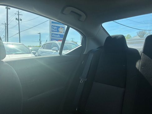 Used 2025 Nissan Sentra SV image 34