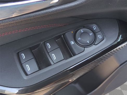 Used 2024 Chevrolet Trax RS w/ Sunroof Package FWD image 20
