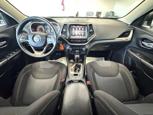 Used 2016 Jeep Cherokee Latitude w/ Cold Weather Group image 22