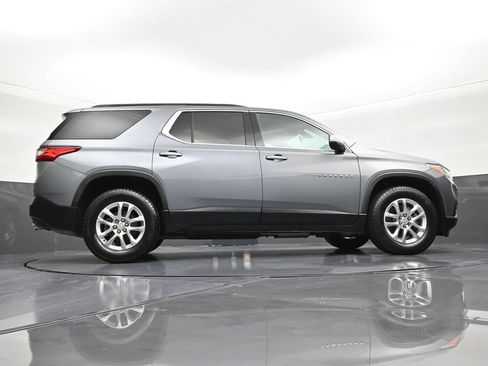 Used 2021 Chevrolet Traverse LT FWD image 25