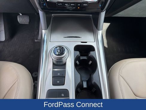 Used 2022 Ford Explorer Limited w/ Limited Technology Package image 27