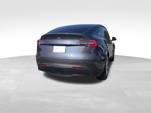 Used 2021 Tesla Model Y 2WD image 5