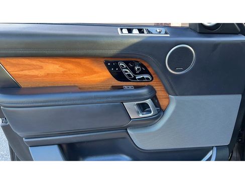 Used 2018 Land Rover Range Rover Autobiography image 23