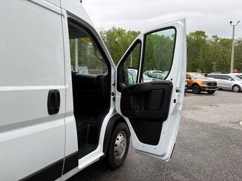 Used 2023 RAM ProMaster 2500 image 21