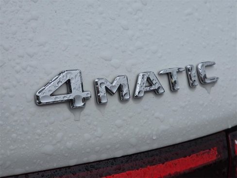 Used 2023 Mercedes-Benz GLB 250 4MATIC w/ Premium Package image 13