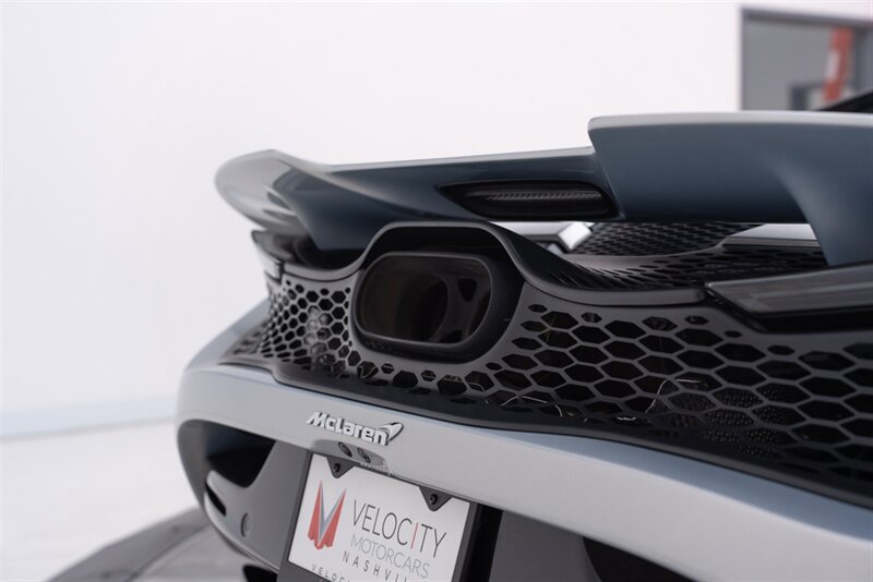 Used 2024 McLaren 750S Spider RWD image 32