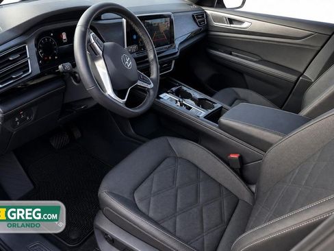 Used 2024 Volkswagen Atlas Cross Sport SE w/ Panoramic Sunroof Package AWD/4WD image 7