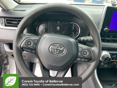 Used 2025 Toyota RAV4 XLE AWD/4WD image 22