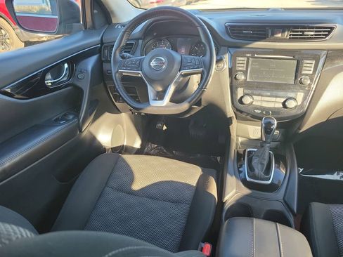 Certified 2022 Nissan Rogue Sport SV image 10