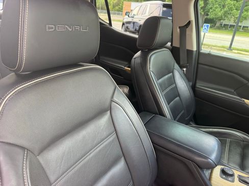 Used 2018 GMC Acadia Denali w/ Technology Package AWD/4WD image 26