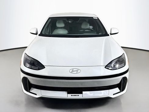 Used 2023 Hyundai Ioniq 6 SEL RWD image 2