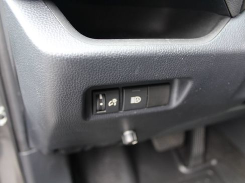 Used 2019 Toyota RAV4 LE w/ Carpet Mat Package FWD image 23