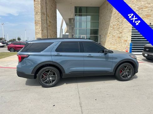 Used 2025 Ford Explorer ST AWD/4WD image 8