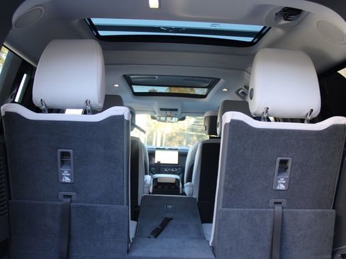 Certified 2025 Land Rover Defender 130 X-Dynamic SE image 50