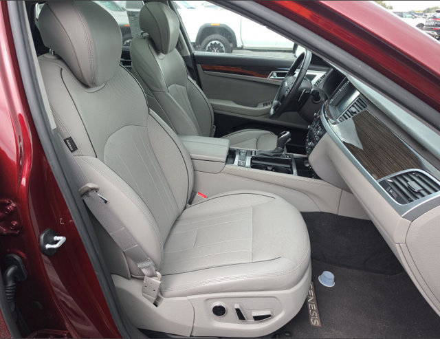 Used 2016 Hyundai Genesis 3.8 w/ Option Group 03 RWD image 4