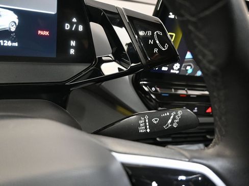 Used 2023 Volkswagen ID.4 Pro image 17