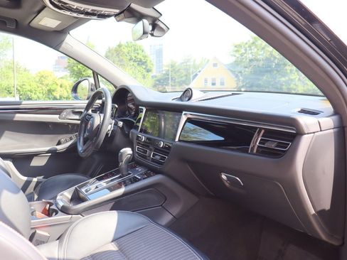 Used 2023 Porsche Macan Turbo AWD/4WD image 19