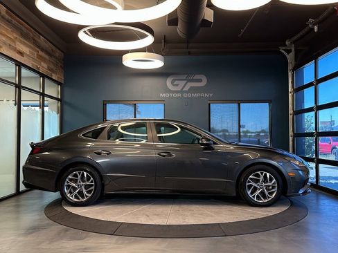 Used 2023 Hyundai Sonata SEL w/ Preferred Accessory Package image 2