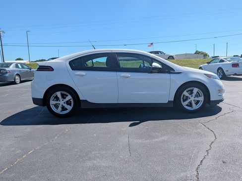 Used 2014 Chevrolet Volt FWD image 5