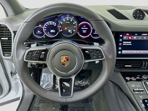 Certified 2022 Porsche Cayenne AWD/4WD image 25