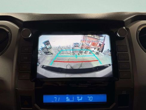 Used 2020 Toyota Tundra 4x4 CrewMax image 16