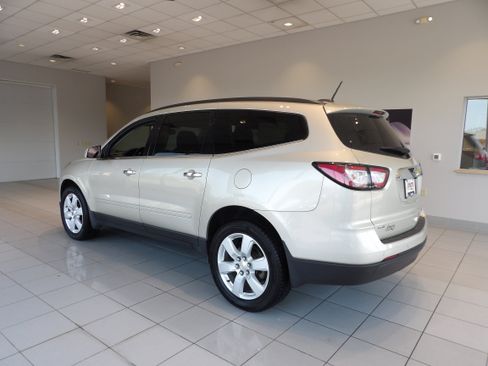 Used 2016 Chevrolet Traverse LT w/ Style and Technology Package AWD/4WD image 6