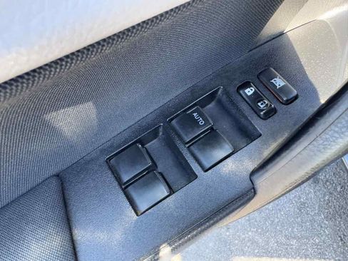 Used 2015 Toyota Corolla LE image 23