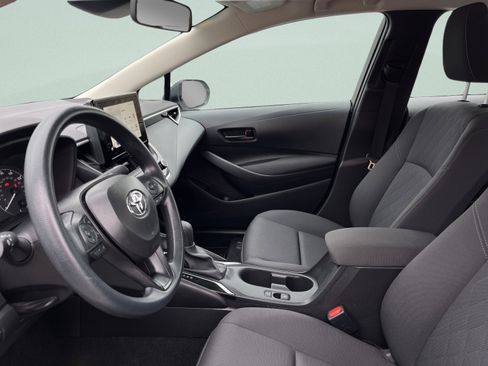 Used 2025 Toyota Corolla LE image 13