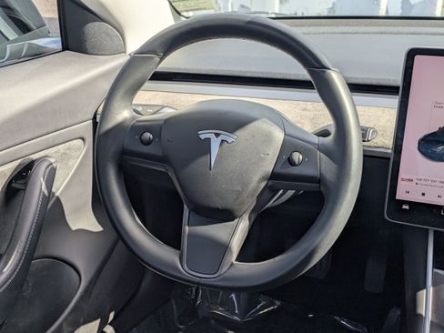 Used 2018 Tesla Model 3 Long Range RWD image 16
