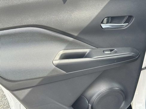 Certified 2020 Nissan Kicks SV image 12