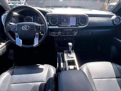 Used 2022 Toyota Tacoma Limited AWD/4WD image 16