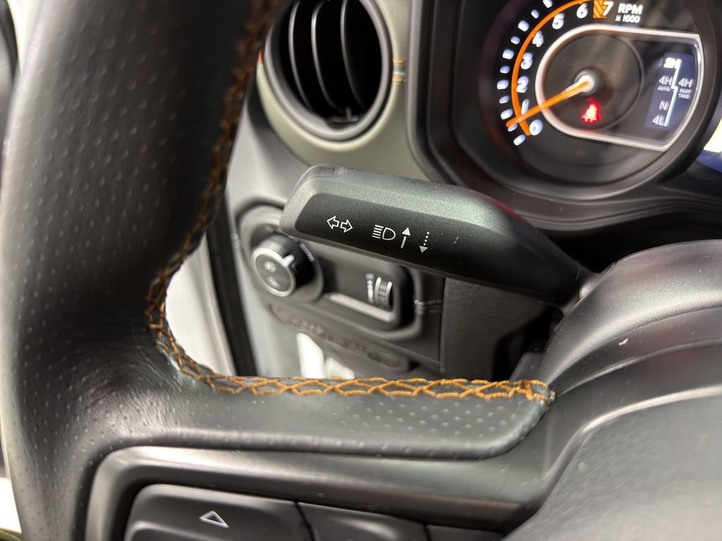 Used 2024 Jeep Gladiator Mojave AWD/4WD image 27