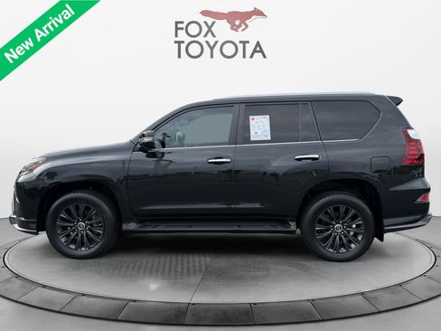 Used 2022 Lexus GX 460 Premium w/ Accessory Package AWD/4WD image 3