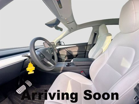 Used 2024 Tesla Model Y Performance image 6