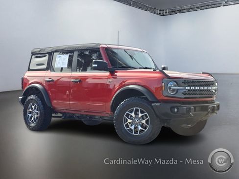 Used 2023 Ford Bronco Badlands image 2