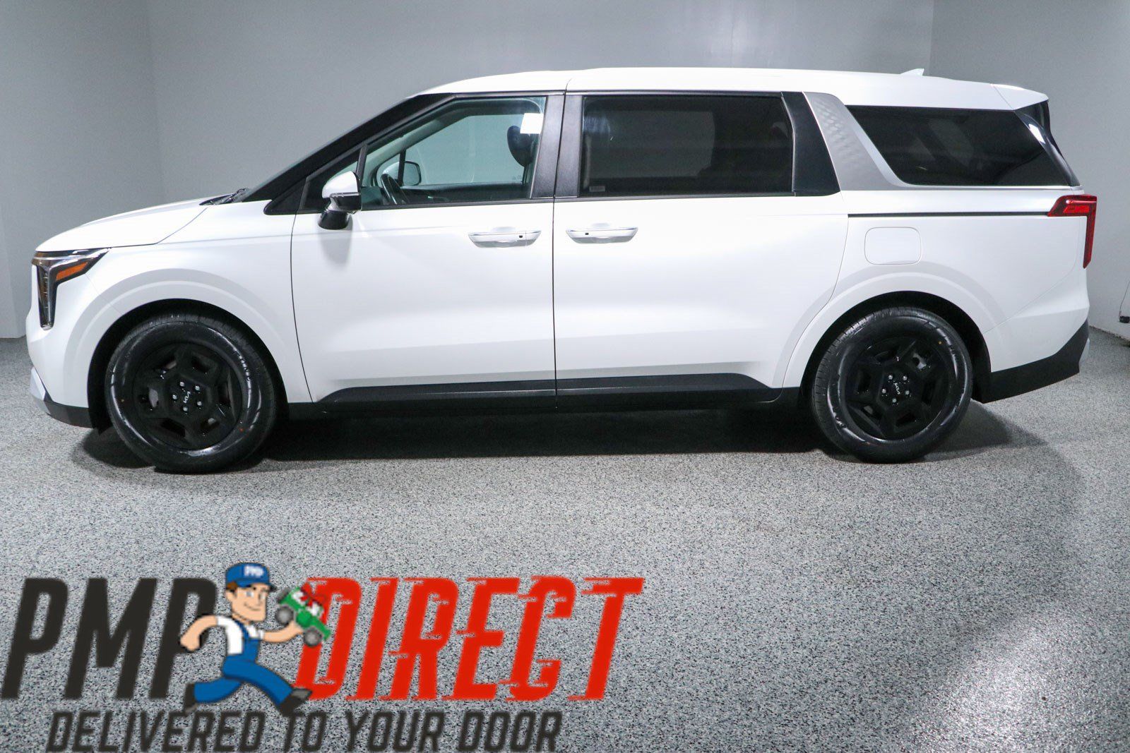 Used 2025 Kia Carnival FWD image 10