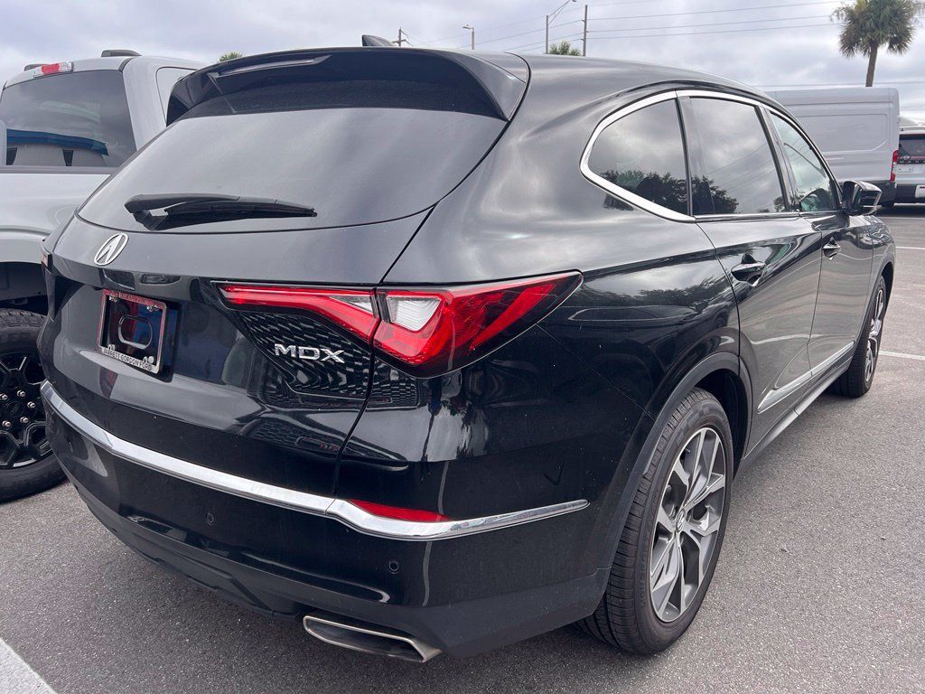 Used 2024 Acura MDX w/ Technology Package FWD image 4