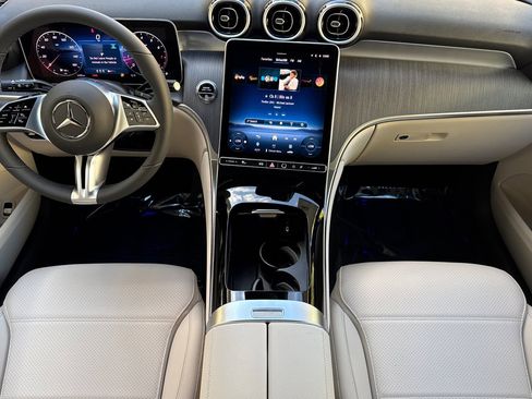 New 2026 Mercedes-Benz GLC 300 image 3