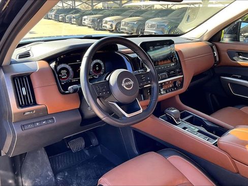 Used 2024 Nissan Pathfinder Platinum w/ Cargo Package image 15