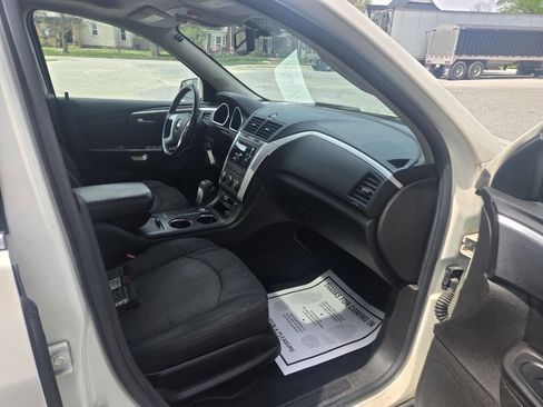 Used 2011 Chevrolet Traverse LT w/ Personal Connectivity Package FWD image 10