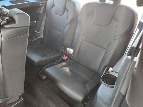 Used 2020 Volvo XC90 T6 Momentum image 32