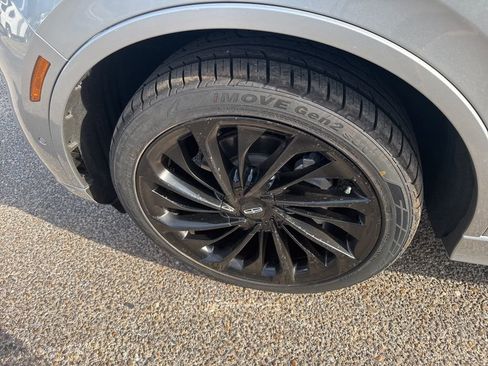 Used 2023 Lincoln Aviator Reserve w/ Equipment Group 201A RWD image 21