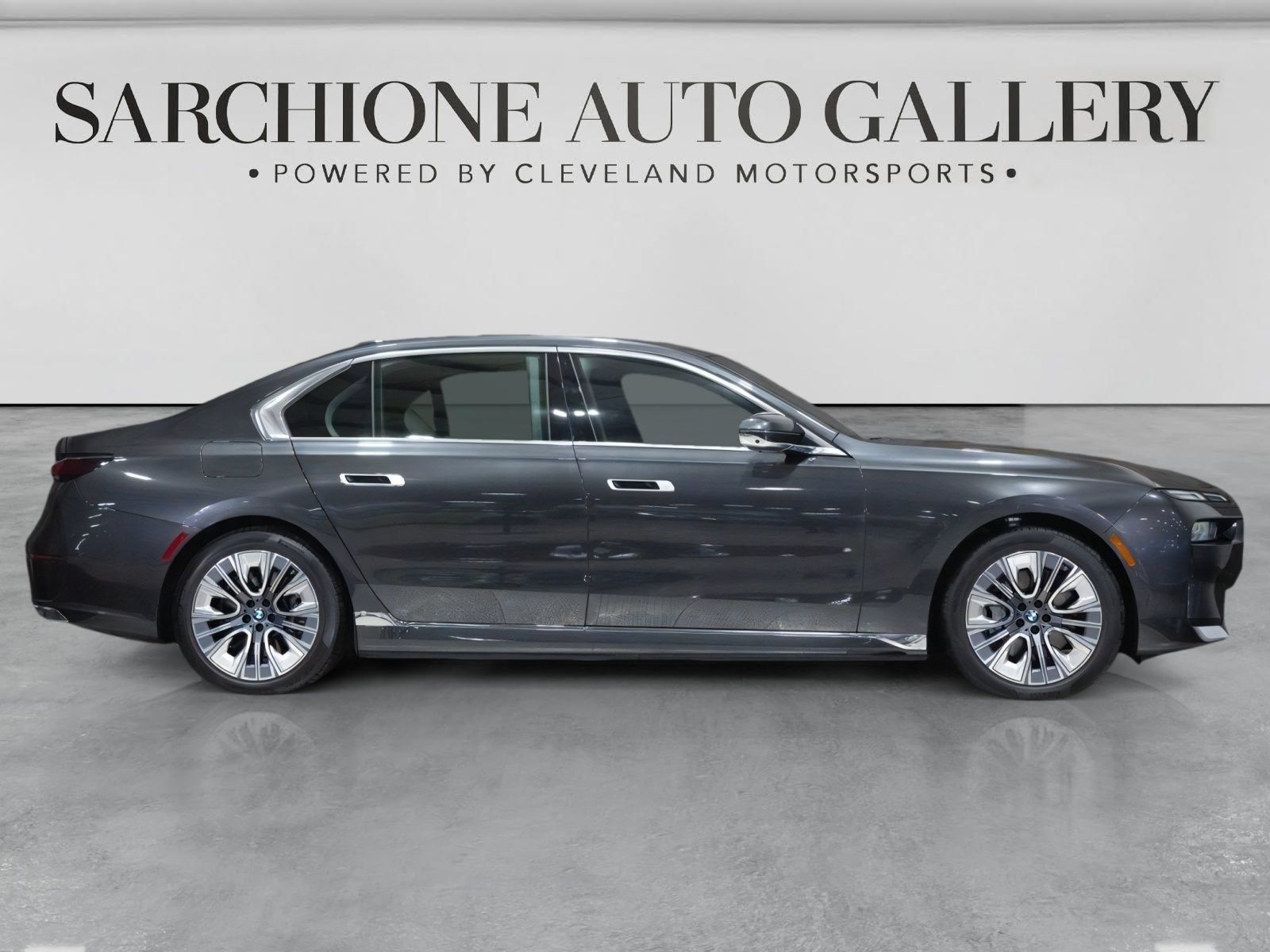 Used 2025 BMW i7 xDrive60 AWD/4WD image 16