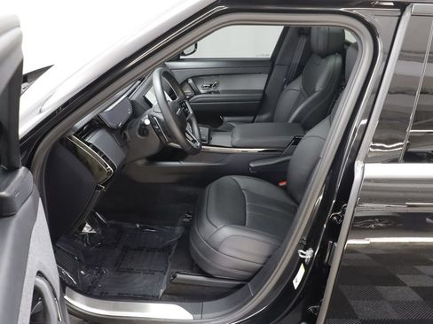 Used 2024 Land Rover Range Rover Sport SE AWD/4WD image 6