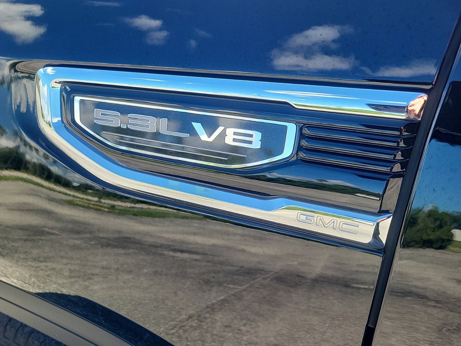 Certified 2025 GMC Sierra 1500 SLT AWD/4WD image 10