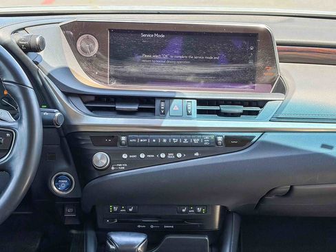 Used 2021 Lexus ES 300h w/ Premium Package FWD image 12