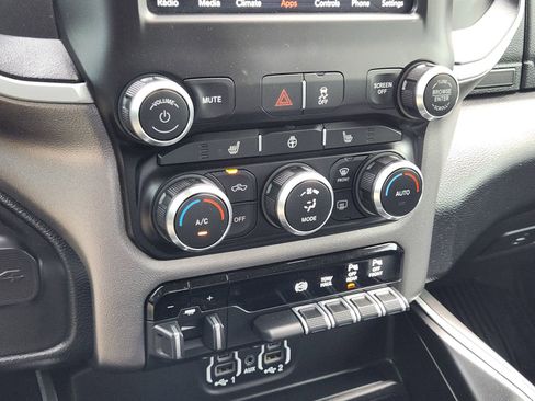 Used 2019 RAM 3500 Lone Star image 19