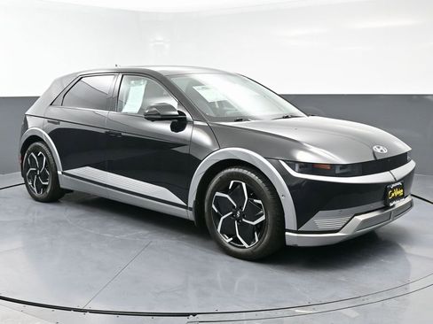 Used 2024 Hyundai Ioniq 5 Limited image 3