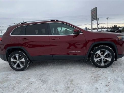 Used 2019 Jeep Cherokee Limited image 9