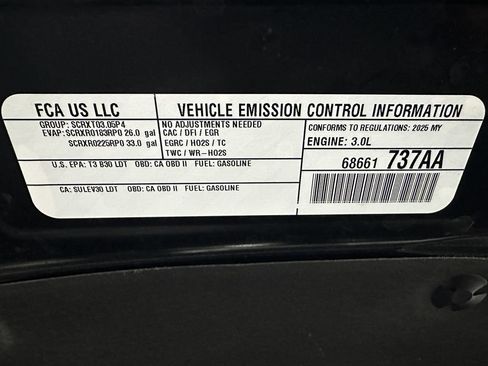 Used 2025 RAM 1500 Laramie AWD/4WD image 62
